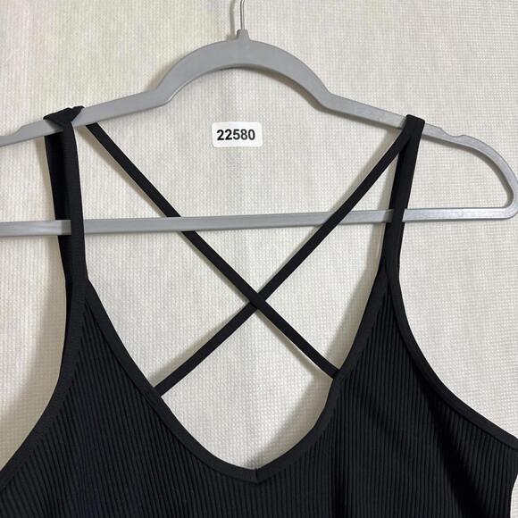 Vuori Black Short Sleeve Top - Picture 5 of 10